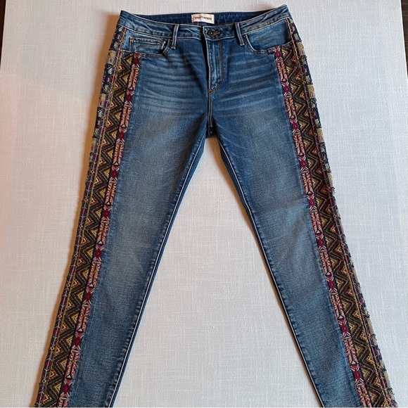 Driftwood Jeans - Picture 7 of 8